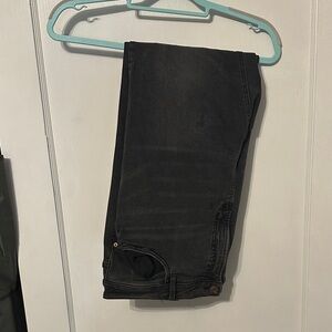 Slim Fit Women’s Black Jeans - Modern Everyday Staple